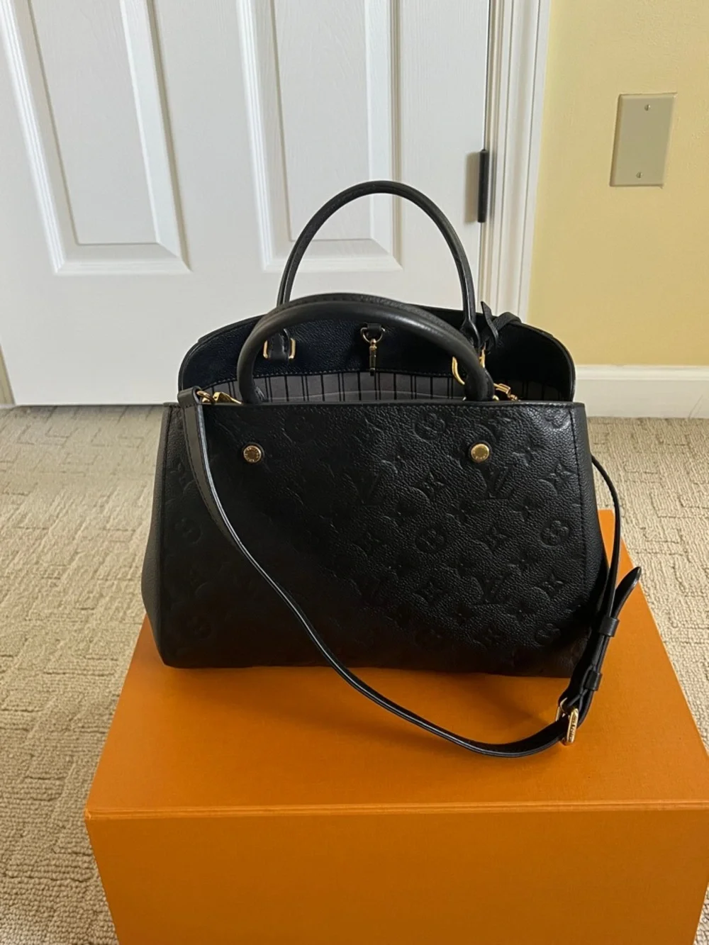 Louis Vuitton Montaige Black MM Empreint Noir Black Tote Bag - Picture 4 of 16